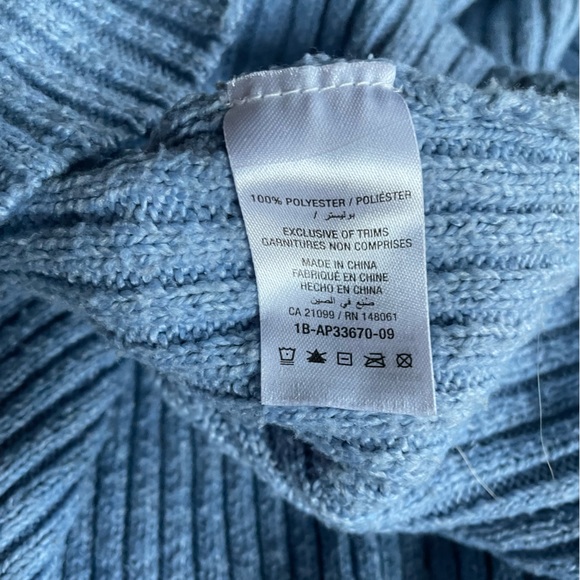 Baby Blue Turtleneck Sweater, worn only a few times - Picture 6 of 6